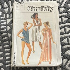 Simplicity Pattern 6916 - Size Large 1985